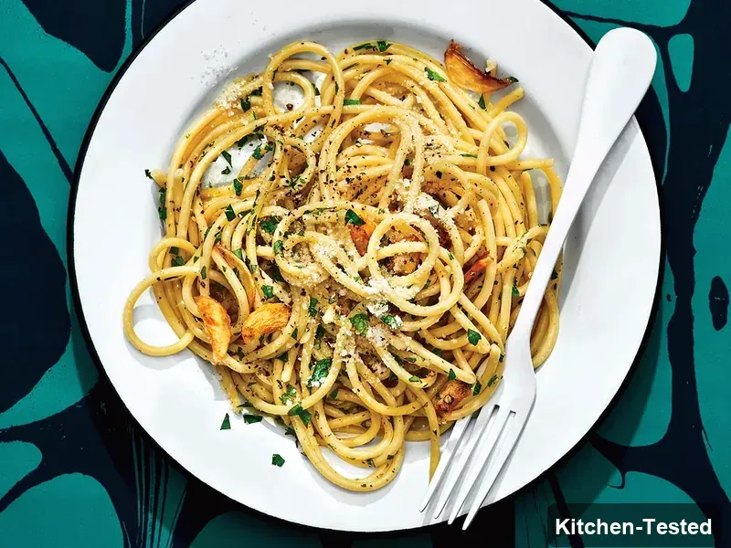 A Simple, Delicious Pasta Aglio e Olio (With Garlic and Oil) a simple delicious pasta aglio e olio with garlic