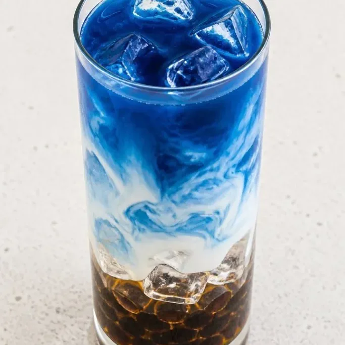 Naturally Blue Boba Milk Tea (Butterfly Pea Flower) Blue Boba Milk Tea