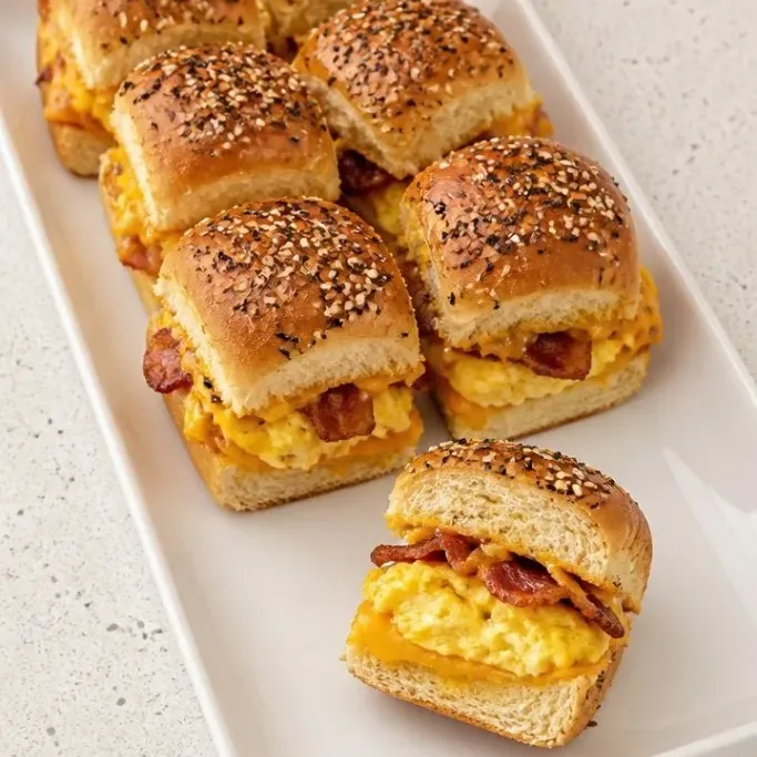 Breakfast Sliders Hawaiian Rolls