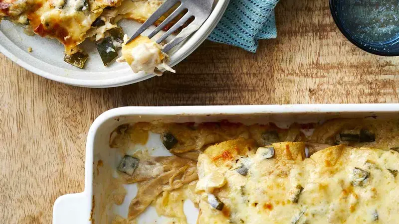 Chicken Enchiladas with White Sauce Food photo of Chicken Enchiladas with White Sauce
