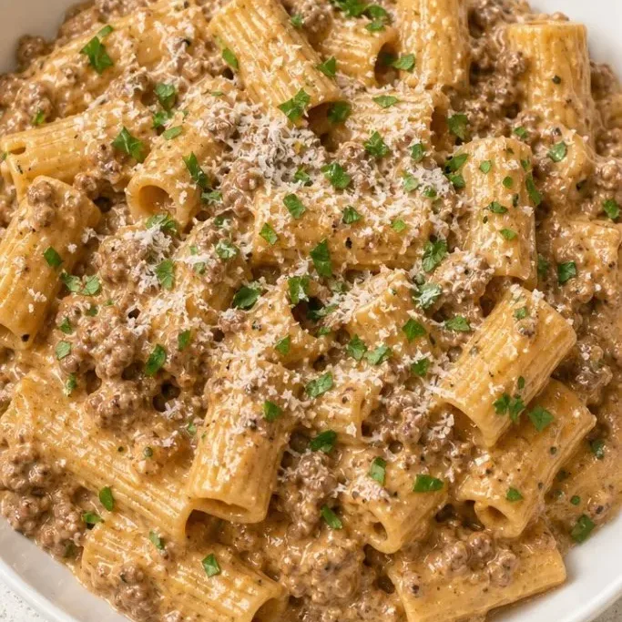 One-Pot Creamy Garlic Beef Pasta Creamy Garlic Beef Pasta