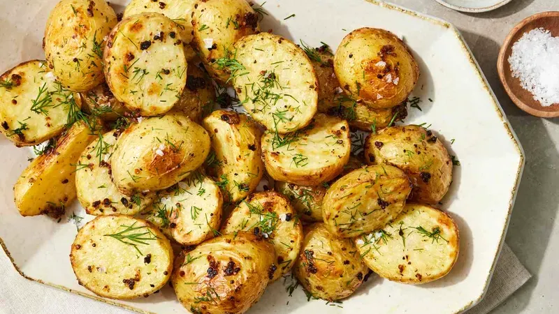 Crispy Oven-Roasted Potatoes Food photo of Crispy Oven-Roasted Potatoes