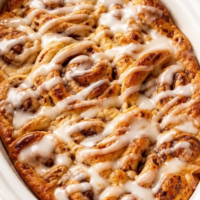 Overnight Crockpot Cinnamon Roll Casserole Crockpot Cinnamon Roll Casserole