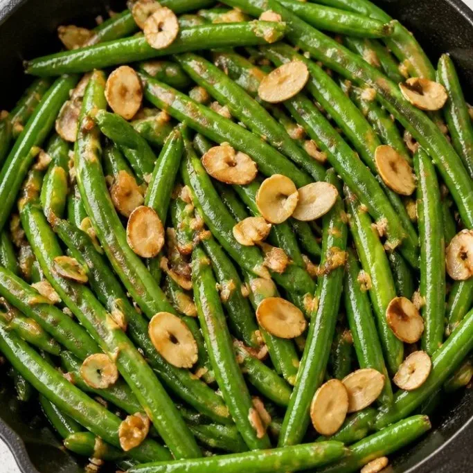 Quick Sautéed French Green Beans with Garlic and Almonds French Green Beans