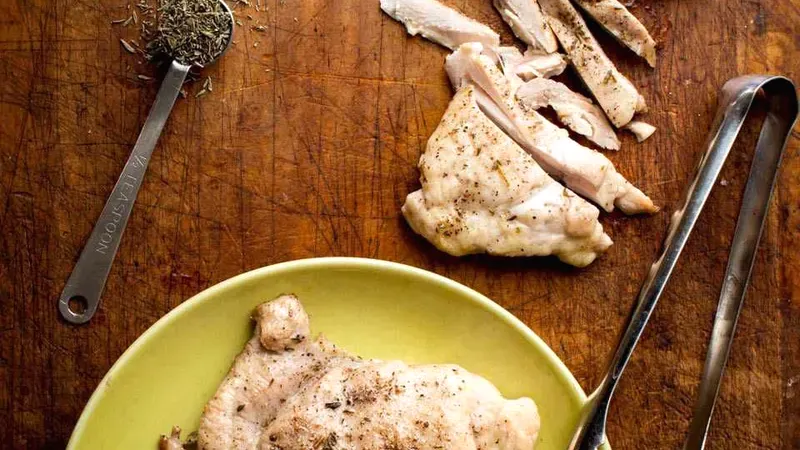Oven-Roasted Chicken Thighs Food photo of Oven-Roasted Chicken Thighs