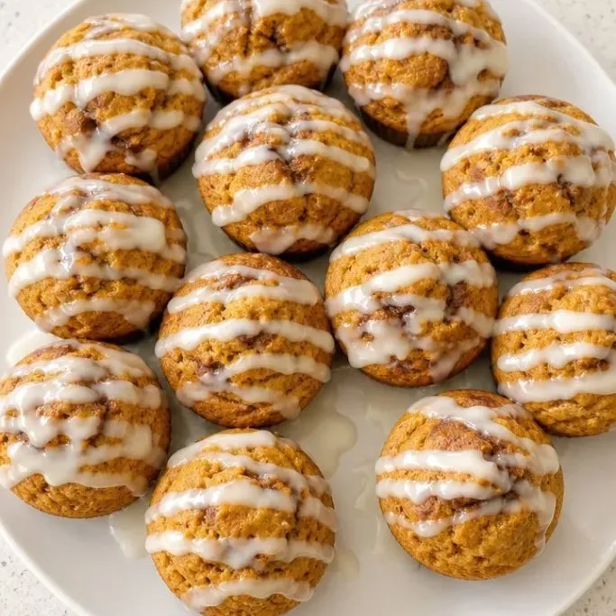 pumpkin cinnamon roll muffins_featured_lri