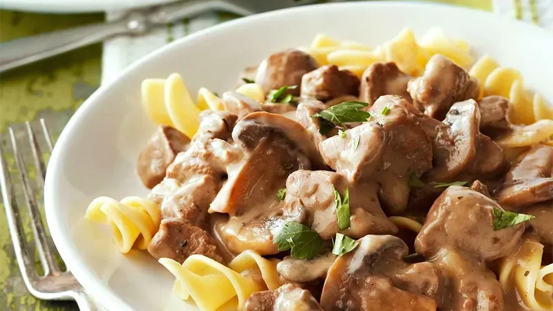Slow-Cooker Beef Stroganoff Food photo of Slow-Cooker Beef Stroganoff
