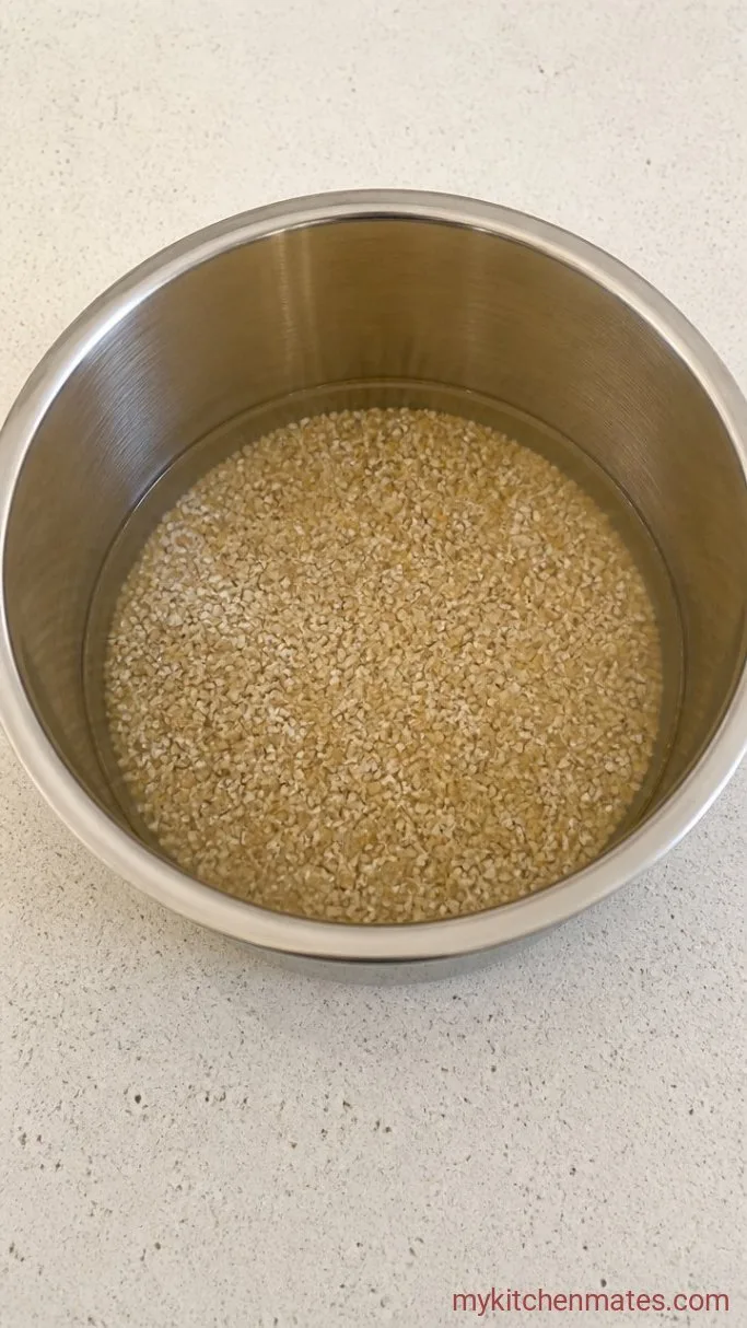 Creamy Instant Pot Oatmeal (No Stirring Needed) Step 1: Combine the Oats and Water