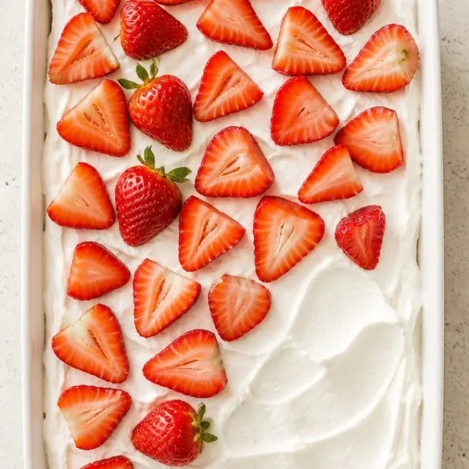 strawberry poke cake_featured_e4i