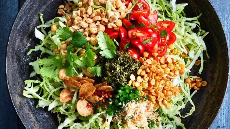 Tea-Leaf Salad Food photo of Tea-Leaf Salad