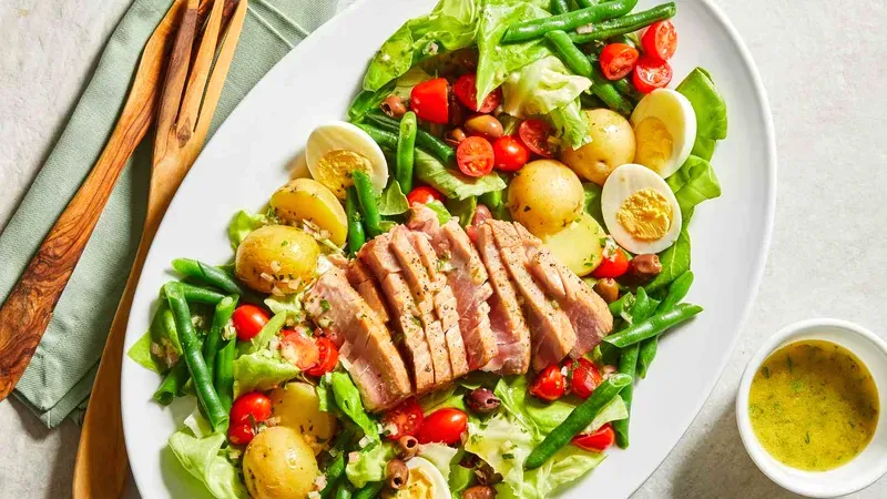 Fresh Tuna Niçoise Salad Food photo of Tuna Niçoise Salad