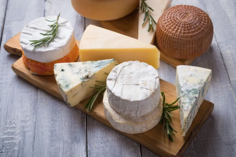 🧀 Aged Cheeses Gouda Cheddar Swiss
